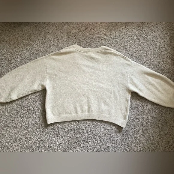 H&M Sweater - Picture 2 of 2